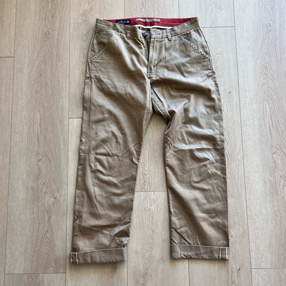 Tan Chino Pants with Relaxed Fit and Durable Cotton